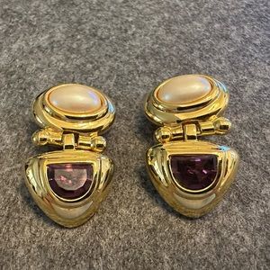 Vintage Joan River Gold Colored Clip On Earrings Pearl purple strone